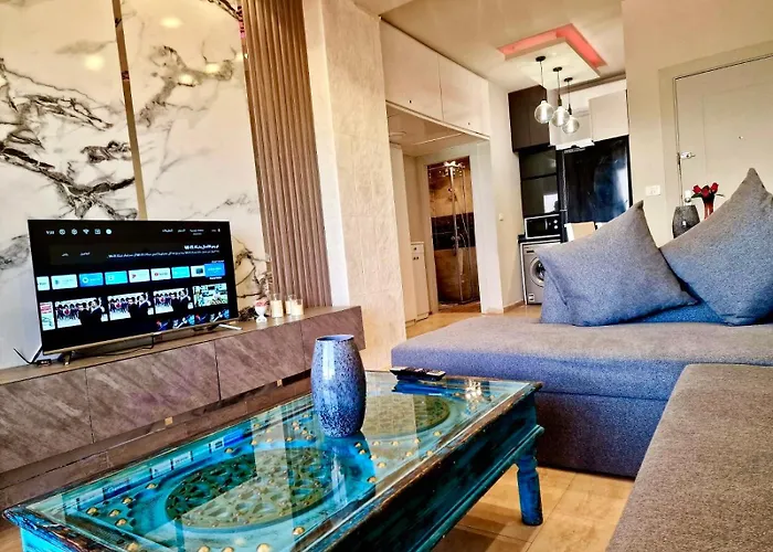 Stunning Seafront With Unobstructed Views