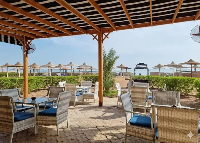 Stunning Seafront With Unobstructed Views