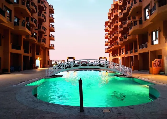 Stunning Seafront With Unobstructed Views *
