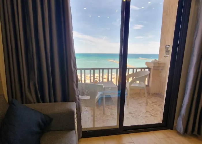 Stunning Seafront With Unobstructed Views *